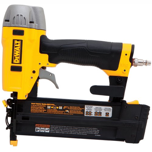 DeWalt Compresor de aire Combo Kit con clavadora Brad (DWC1KIT-B)