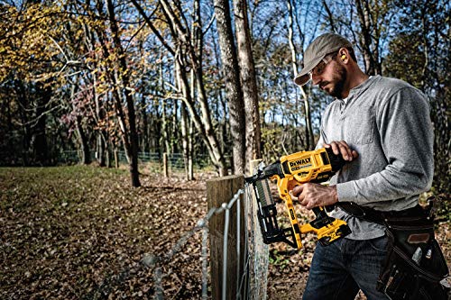 DeWalt DCFS950P2-QW DCFS950P2-QW-Grapadora de Cercas sin escobillas XR 18V con 2 baterías Li-Ion 5Ah para Grapas galvanizadas G12 de 3,7mm diámetro y 50mm Largo. Incluye maletín, 90 W, 18 V, Amarillo