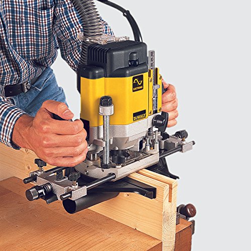 DEWALT DW625 3-Horsepower Variable Speed Electronic Plunge Router